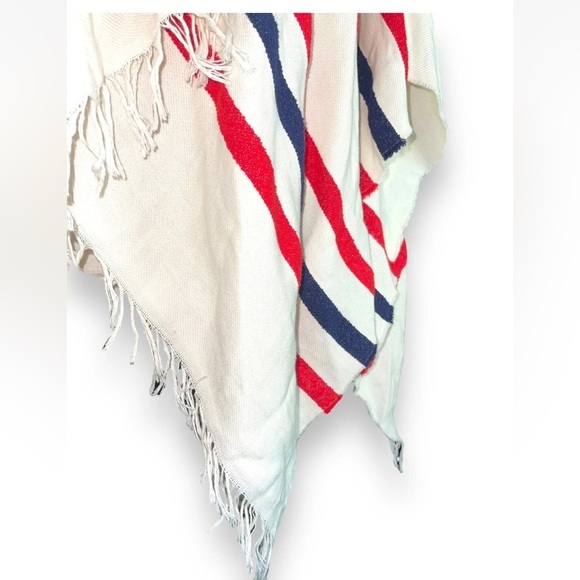J. McLaughlin Colette fringed striped poncho
One size Americana USA patriotic - Picture 5 of 7
